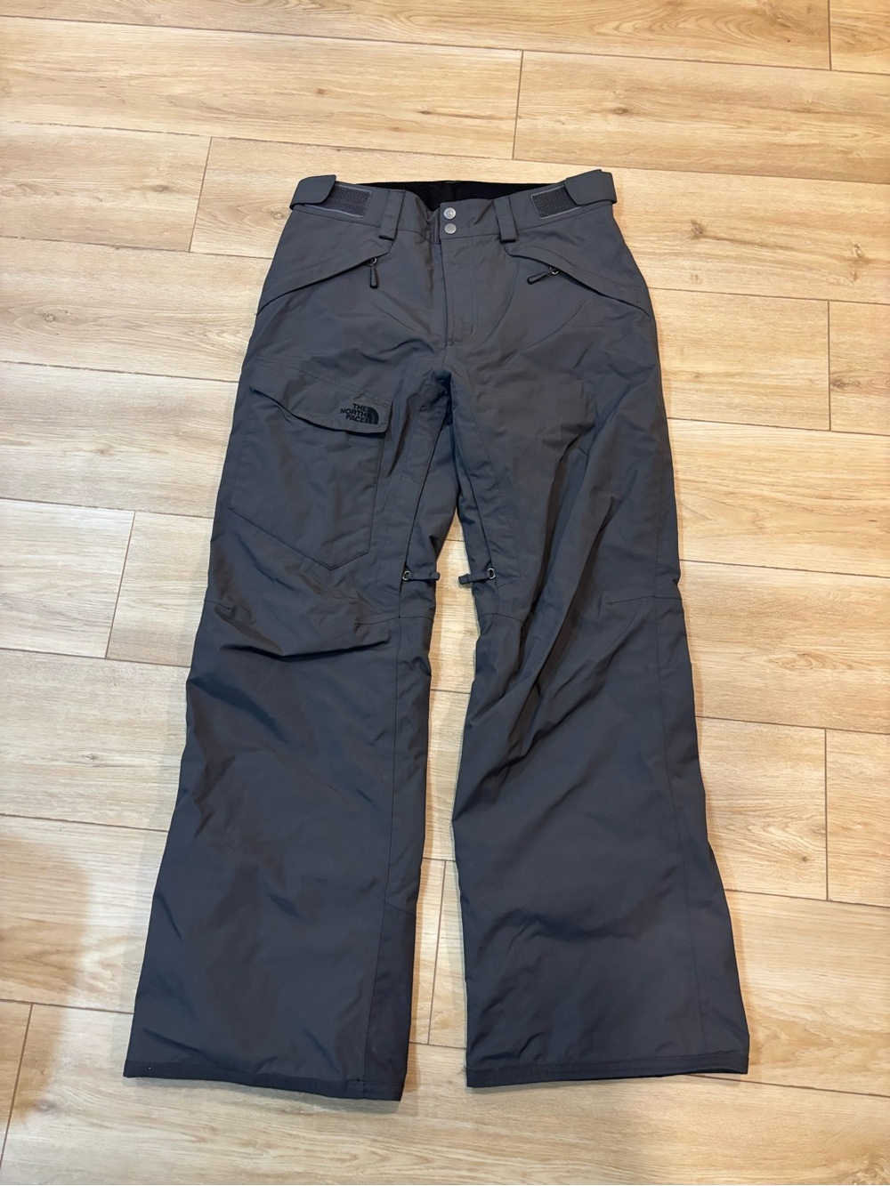 The North Face Seymore HYVent Ski Snowboard Pants Asphalt Gray S Small 30.5”